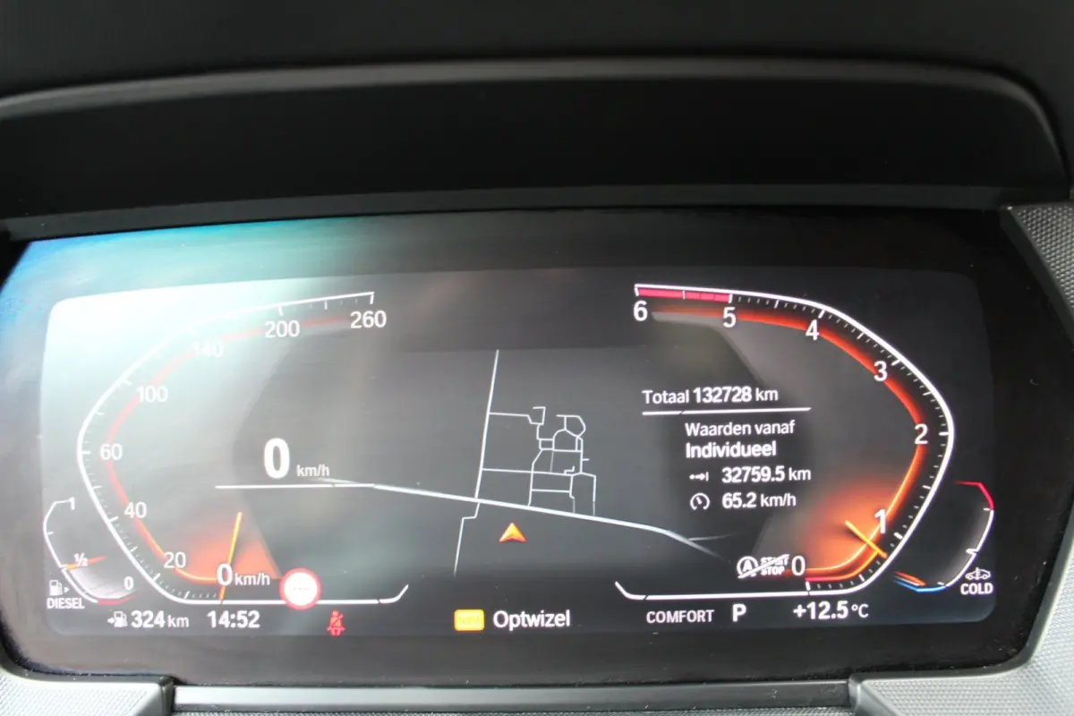 118d High Executive M 150PK Automaat | M-sportpakket | HUD | Carplay | Stoelverwarming | Navigatie | Parkeercamera