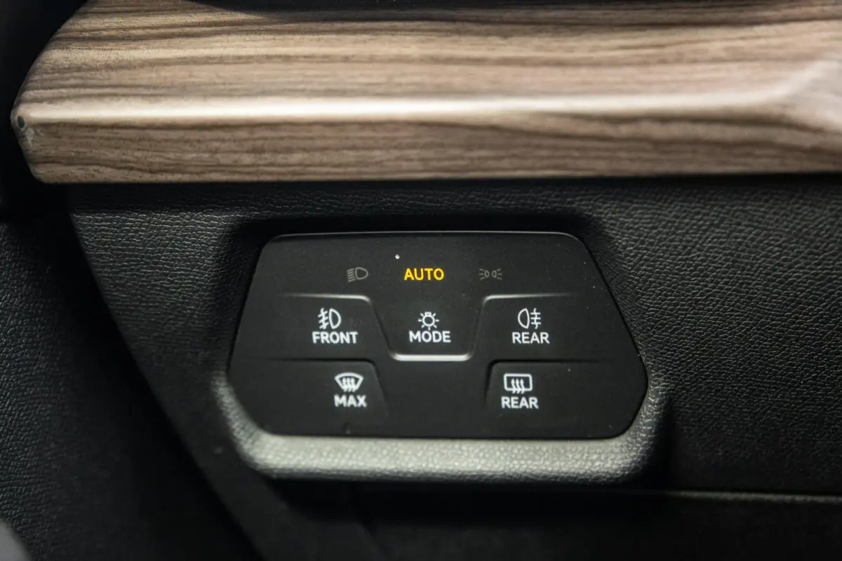 1.4 TSI eHybrid PHEV FR Business Intense EXCELLENCE / CARPLAY / AIRCO / CAMERA / DEALER ONDERHOUDEN