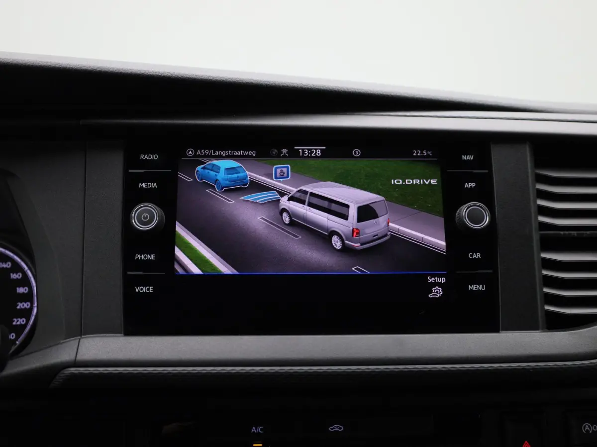 2.0 TDI L2H1 4Motion 150PK | Automaat | Multifunctioneel Stuurwiel | Parkeersensoren Voor + Achter | Navigatie | Achteruitrijcamera | Airco | Adaptive Cruise Controle | Lane Assist |