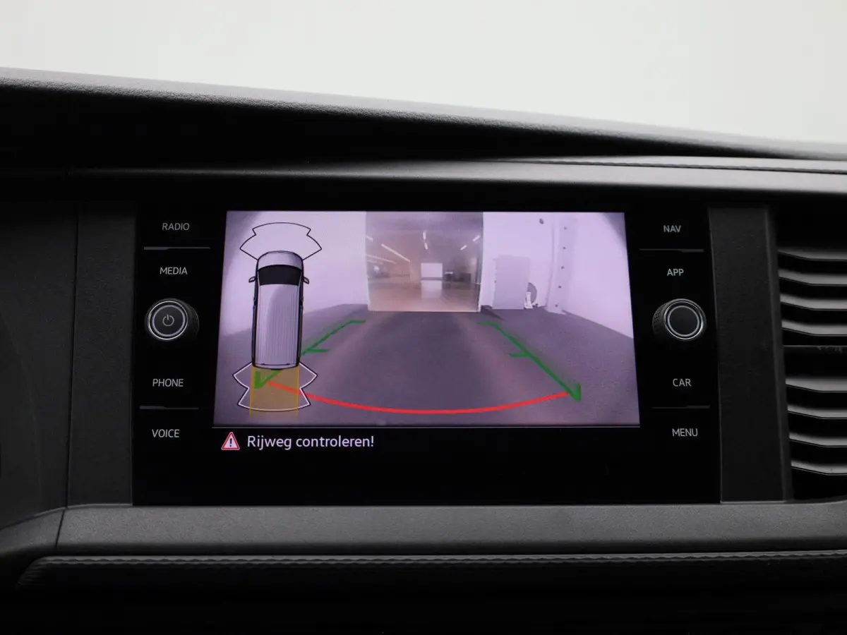 2.0 TDI L2H1 4Motion 150PK | Automaat | Multifunctioneel Stuurwiel | Parkeersensoren Voor + Achter | Navigatie | Achteruitrijcamera | Airco | Adaptive Cruise Controle | Lane Assist |