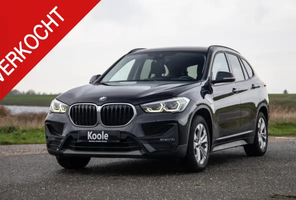 xDrive25e Executive CAMERA / CARPLAY / HEAD UP DISPLAY / LEDER / LED / CRUISE CONTROLE / STOELVERWARMING