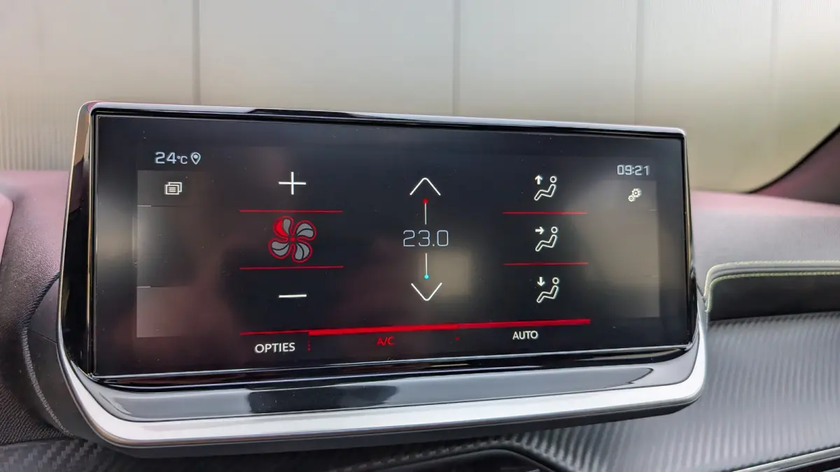 1.2 Turbo GT Pack | Pano-dak | Focal | Alcantara | Navigatie | Climate Control | Adapt. Cruise | | Achteruitrijcamera | Airco (automatisch) | Connected services