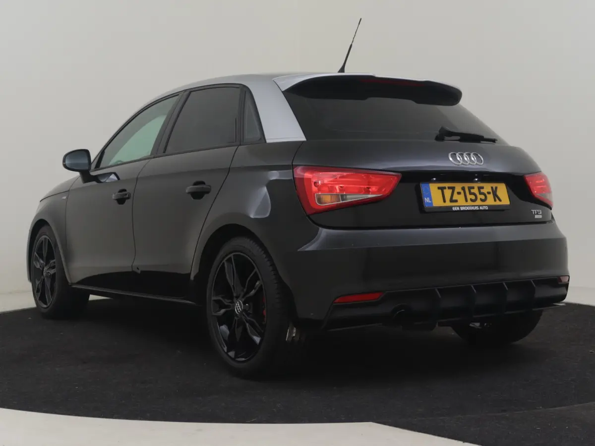 1.0 TFSI S-Line Advance Sport 95Pk | Automatische Airco | Stoelverwarming | Navigatie | Cruise control | Parkeersensor Achter |17"LMV