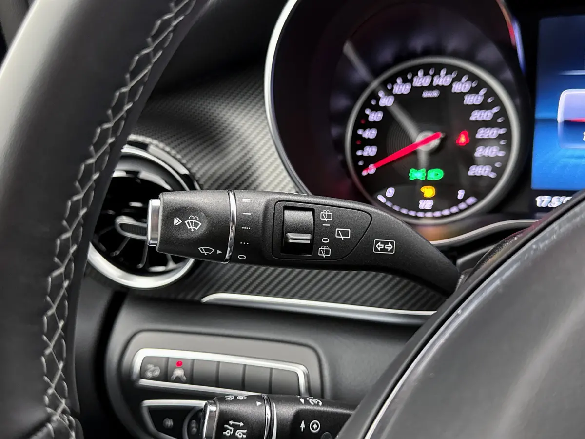 250d 4-MATIC L3 Amg-Line 6-persoons Elektrische schuifdeuren Distronic Burmester Trekhaak afneembaar 2500kg
