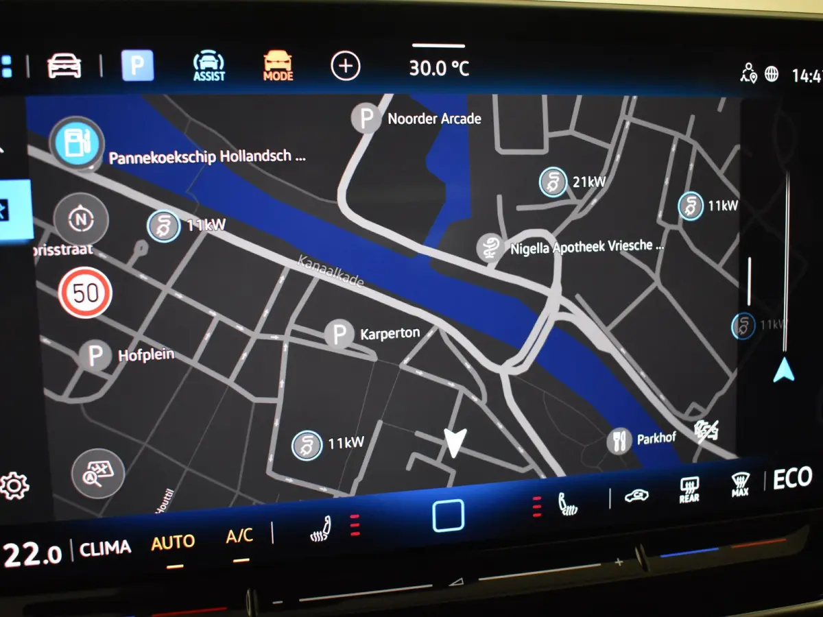 Life Edition - eHybrid | 'App-Connect' draadloze smartphone integratie | Achteruitrijcamera (Rear View) | Automatische afstandsregeling (Adaptive Cruise Control)