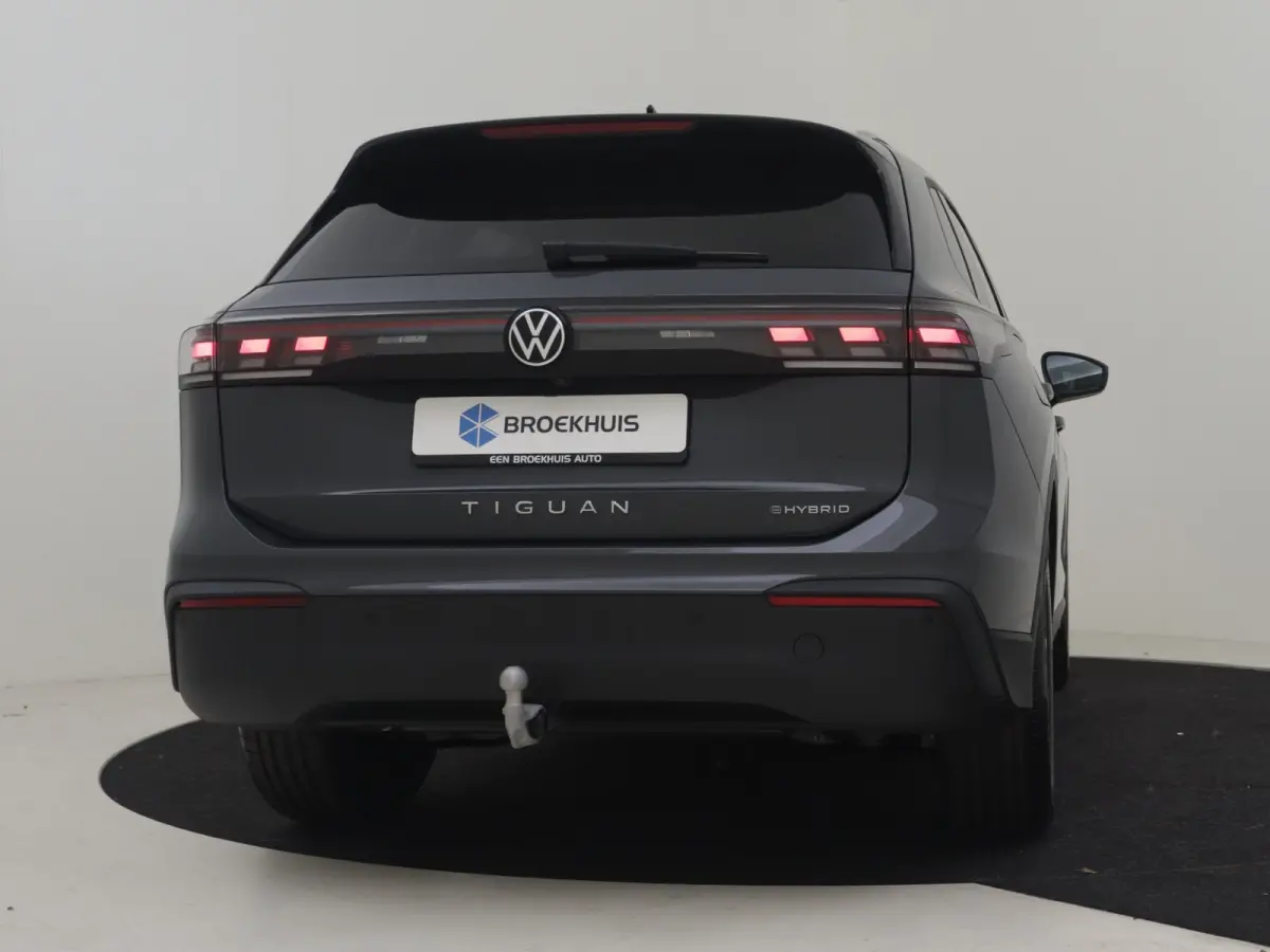Life Edition - eHybrid | 'App-Connect' draadloze smartphone integratie | Achteruitrijcamera (Rear View) | Automatische afstandsregeling (Adaptive Cruise Control)