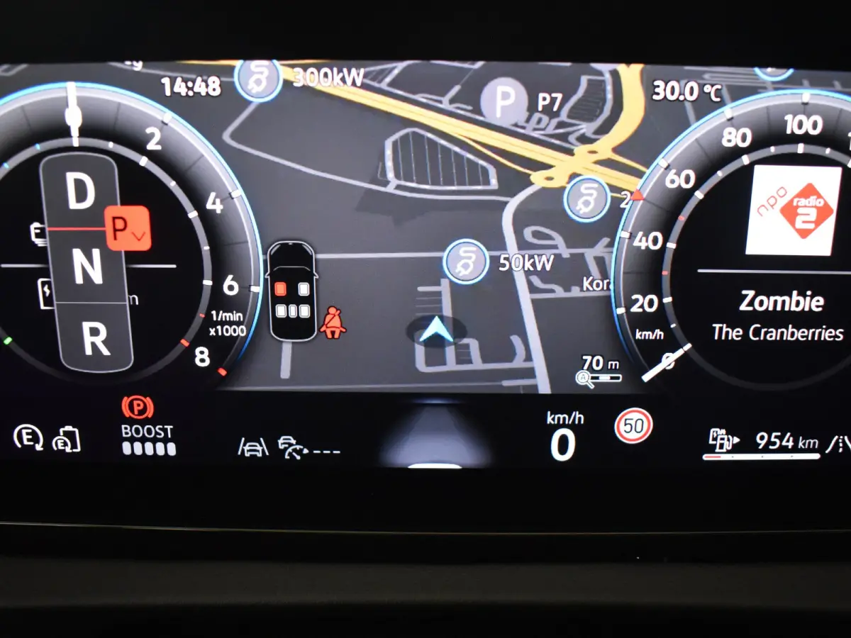 Life Edition - eHybrid | 'App-Connect' draadloze smartphone integratie | Achteruitrijcamera (Rear View) | Automatische afstandsregeling (Adaptive Cruise Control)