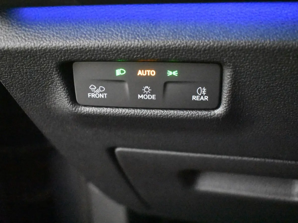Life Edition - eHybrid | 'App-Connect' draadloze smartphone integratie | Achteruitrijcamera (Rear View) | Automatische afstandsregeling (Adaptive Cruise Control)