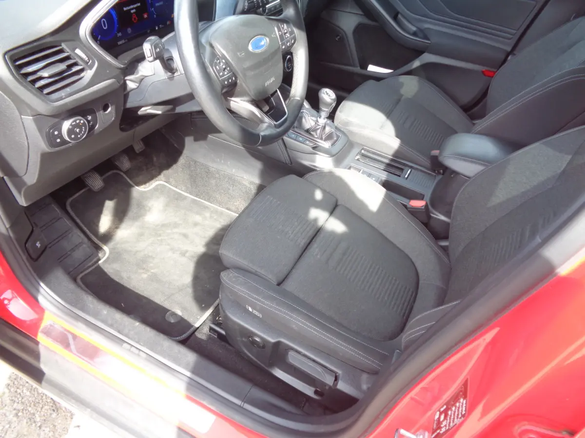 1.0 EcoBoost Hybrid Active X Business Navigatie, ECC, PDC v+a, camera, zwart dak, 17 inch, 155 PK !!