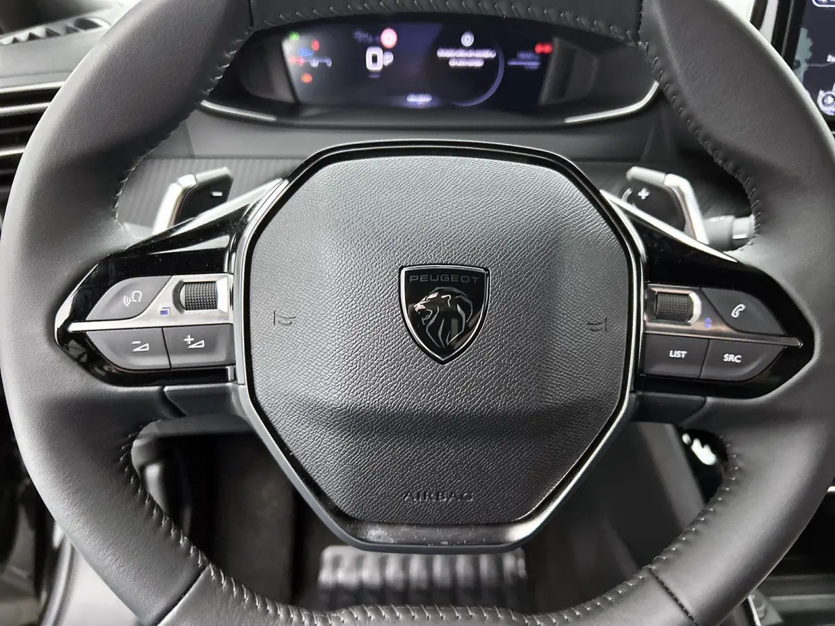 1.2 Hybrid Allure 145pk Automaat | Navigatie | Camera | Parkeersensoren | LED | Lichtmetalen velgen | Climate control | Adaptive cruise control |