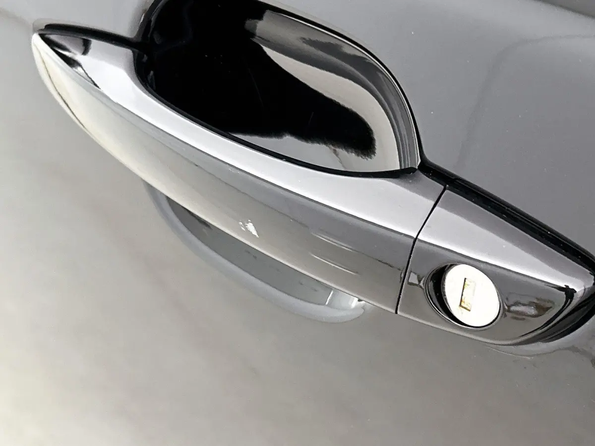 1.2 Hybrid Allure 145pk Automaat | Navigatie | Camera | Parkeersensoren | LED | Lichtmetalen velgen | Climate control | Adaptive cruise control |