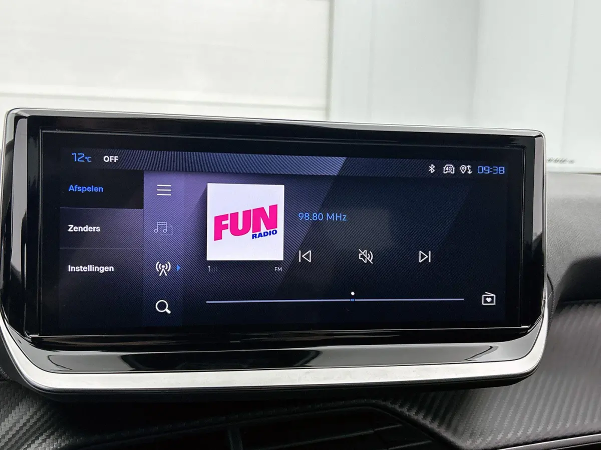 1.2 Hybrid Allure 145pk Automaat | Navigatie | Camera | Parkeersensoren | LED | Lichtmetalen velgen | Climate control | Adaptive cruise control |