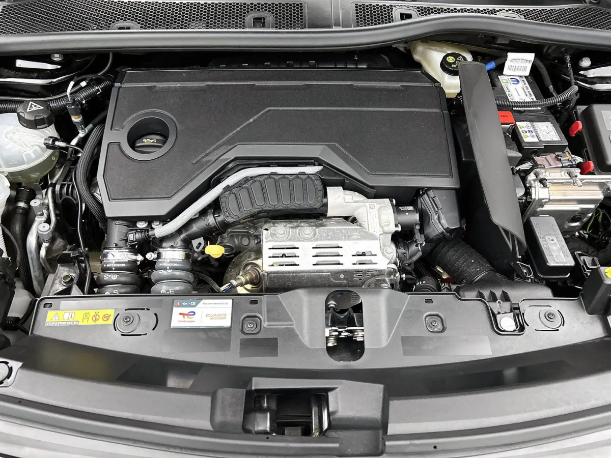 1.2 Hybrid Allure 145pk Automaat | Navigatie | Camera | Parkeersensoren | LED | Lichtmetalen velgen | Climate control | Adaptive cruise control |