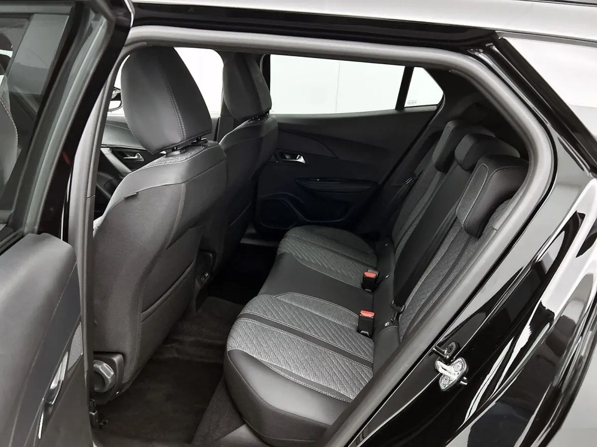 1.2 Hybrid Allure 145pk Automaat | Navigatie | Camera | Parkeersensoren | LED | Lichtmetalen velgen | Climate control | Adaptive cruise control |
