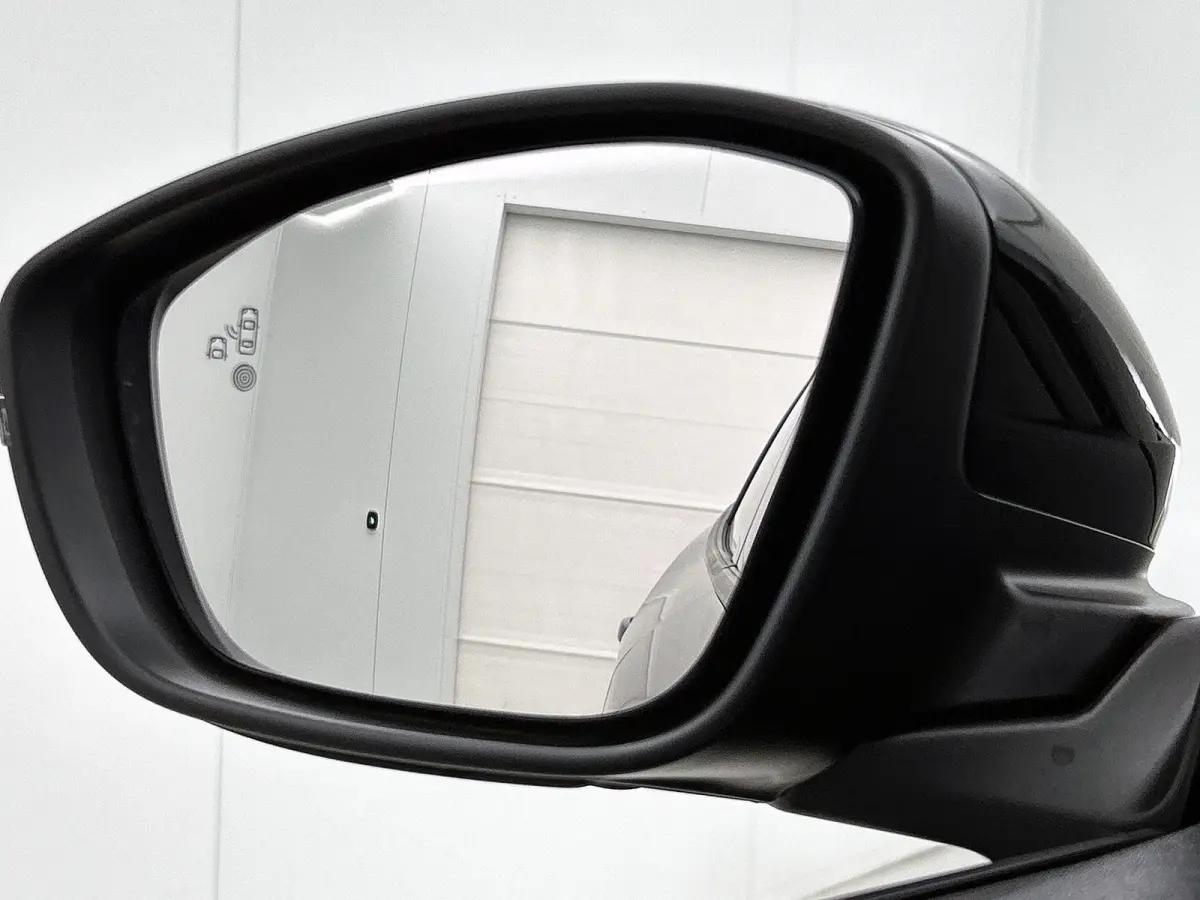 1.2 Hybrid Allure 145pk Automaat | Navigatie | Camera | Parkeersensoren | LED | Lichtmetalen velgen | Climate control | Adaptive cruise control |
