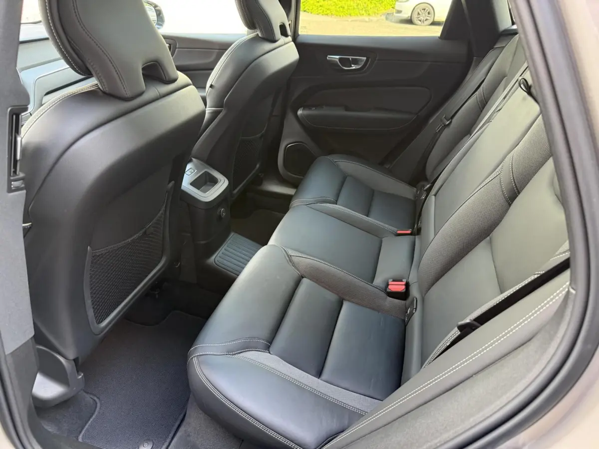 2.0 T8 Plug-in hybrid AWD Plus Dark PANO 360 ADAPTIVE CR.