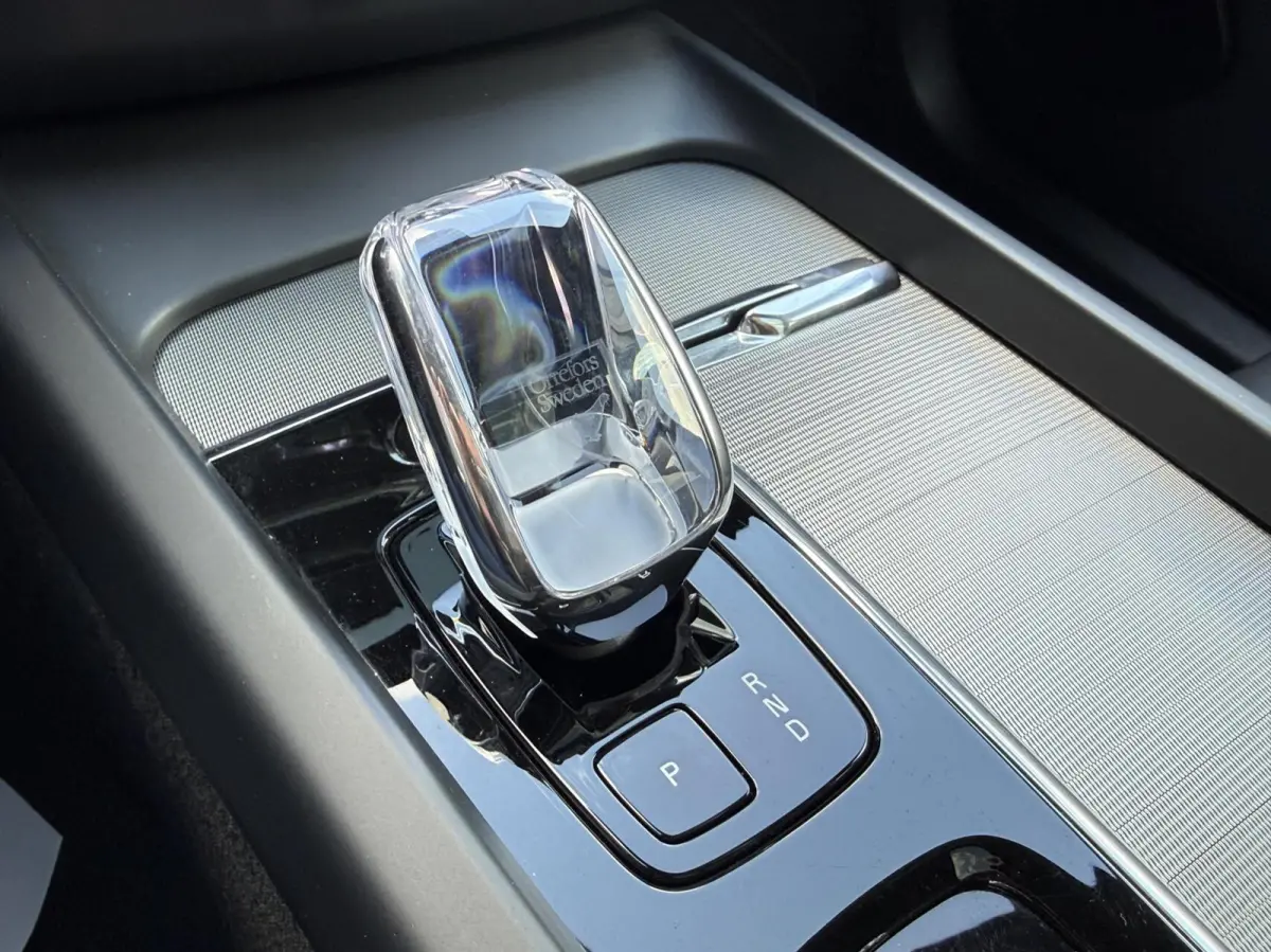 2.0 T8 Plug-in hybrid AWD Plus Dark PANO 360 ADAPTIVE CR.