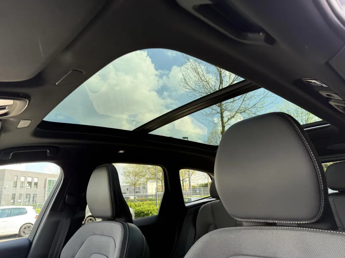 2.0 T8 Plug-in hybrid AWD Plus Dark PANO 360 ADAPTIVE CR.