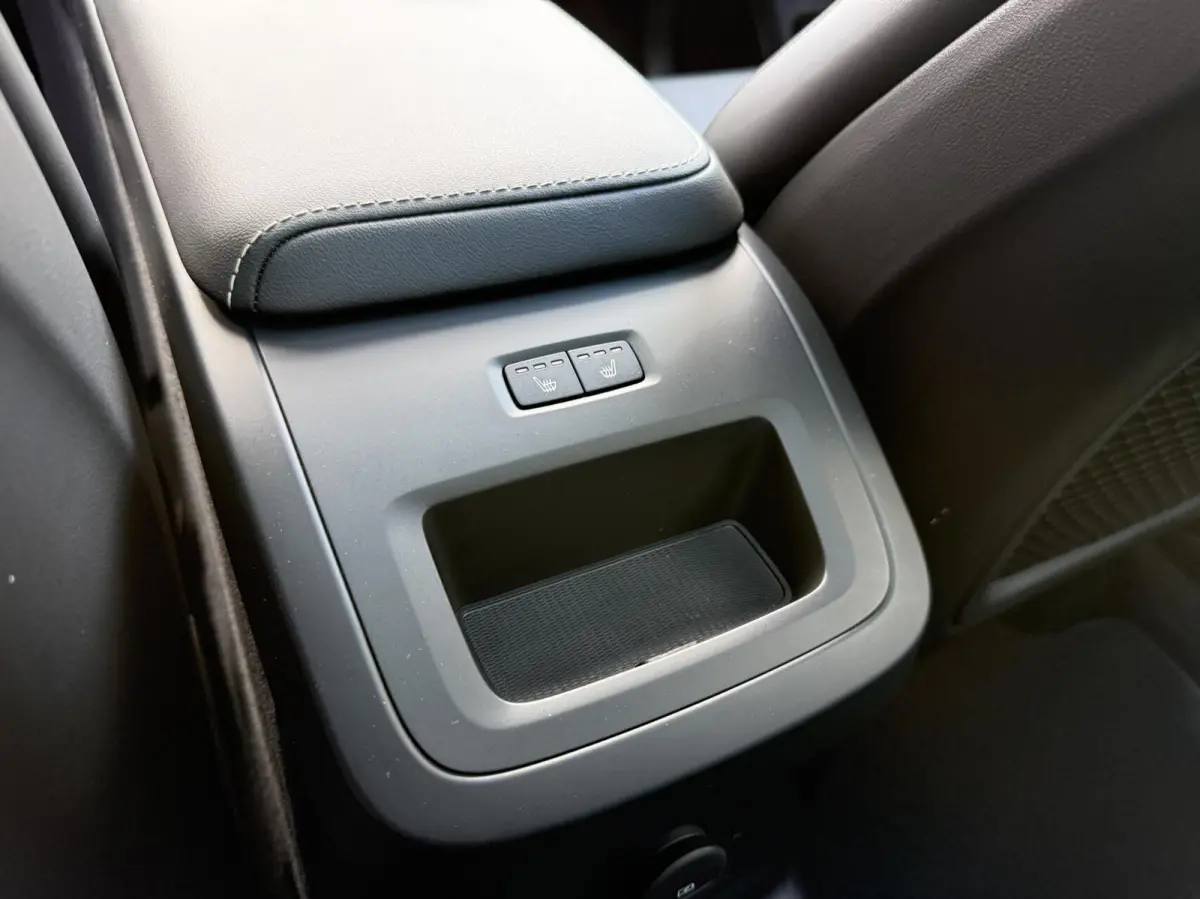 2.0 T8 Plug-in hybrid AWD Plus Dark PANO 360 ADAPTIVE CR.