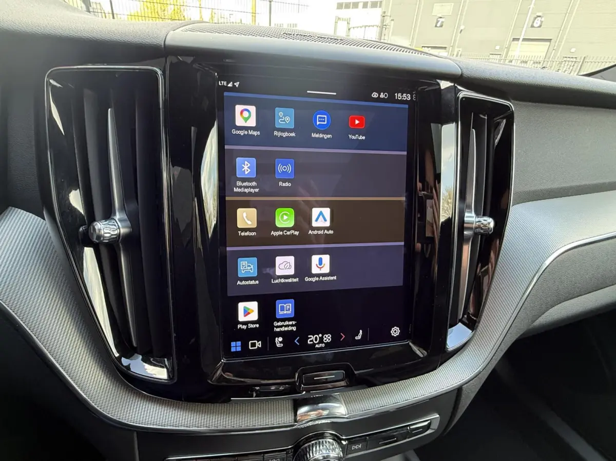2.0 T8 Plug-in hybrid AWD Plus Dark PANO 360 ADAPTIVE CR.