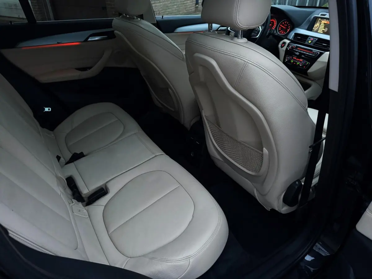 SDrive20i Executive 192PK|Origineel NL|Navi|AUT|Sportstoelen Leder|PANO|Cruise Control|Full Led|SfeerVL|StoelVW|PDC|Isofix