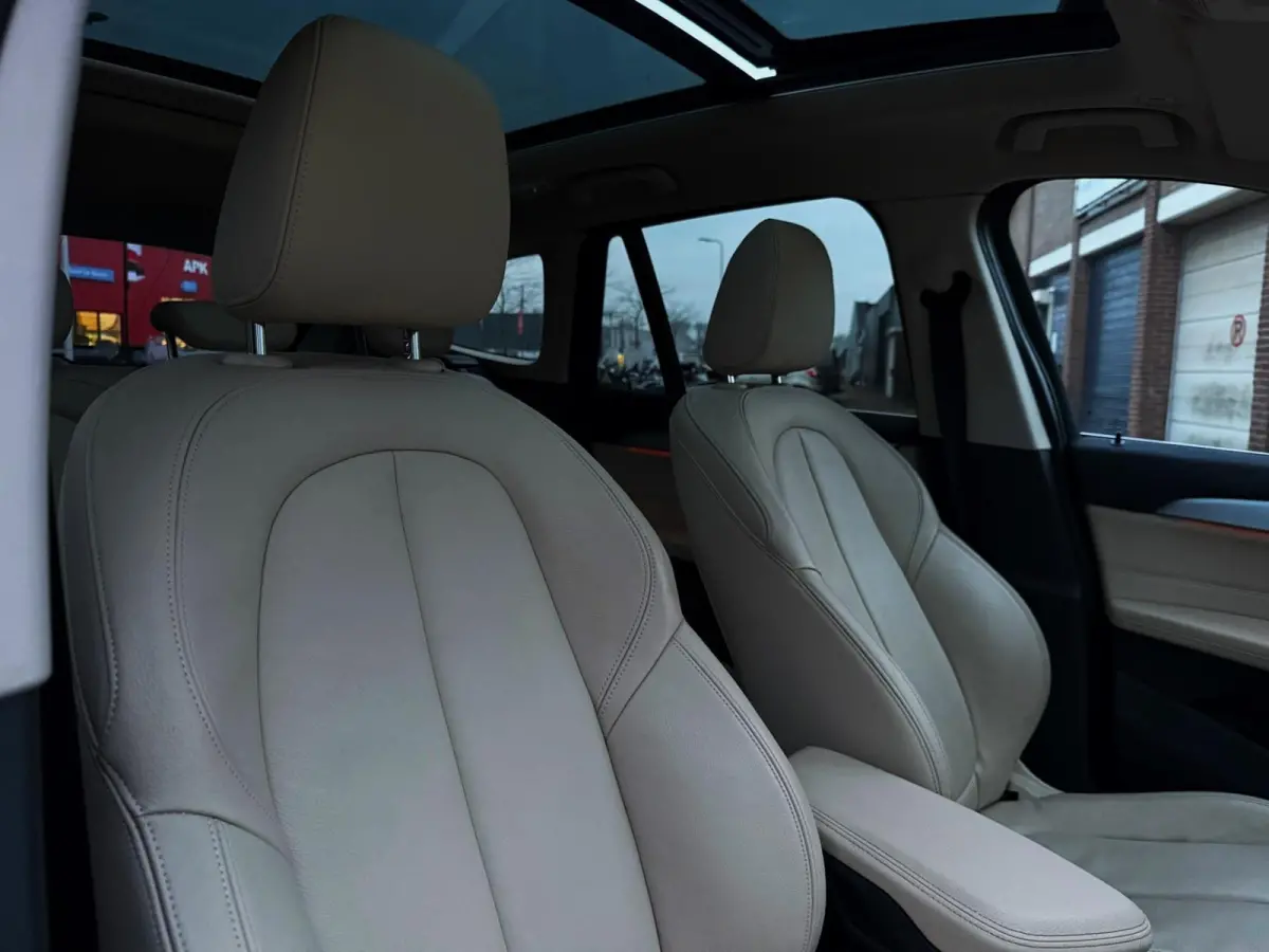 SDrive20i Executive 192PK|Origineel NL|Navi|AUT|Sportstoelen Leder|PANO|Cruise Control|Full Led|SfeerVL|StoelVW|PDC|Isofix
