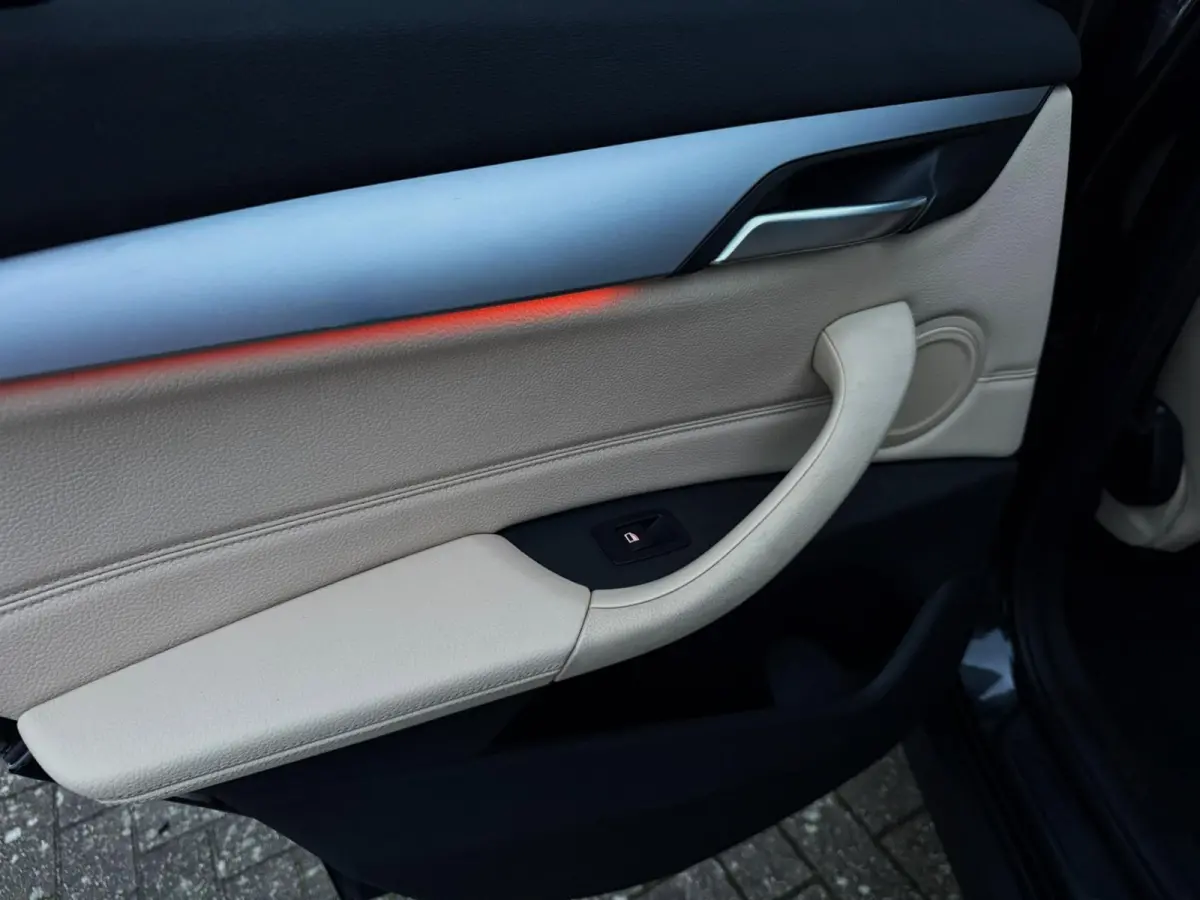 SDrive20i Executive 192PK|Origineel NL|Navi|AUT|Sportstoelen Leder|PANO|Cruise Control|Full Led|SfeerVL|StoelVW|PDC|Isofix