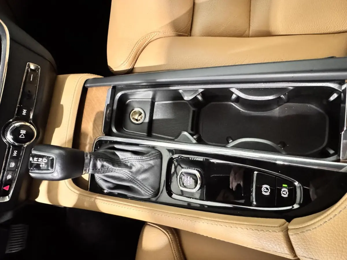 2.0 T5 90th Anniversary Edition|KEYLESS|CAMERA