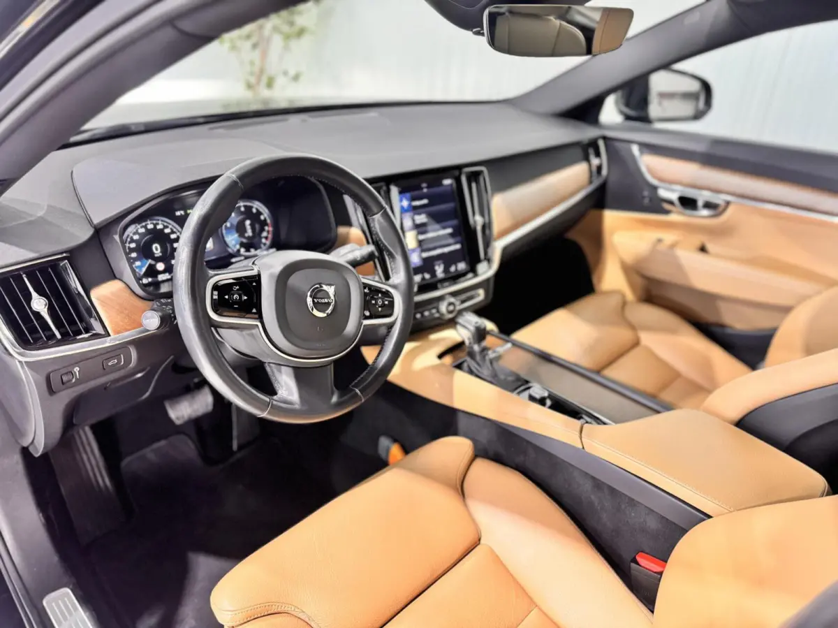 2.0 T5 90th Anniversary Edition|KEYLESS|CAMERA