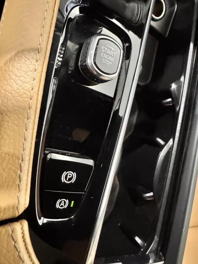 2.0 T5 90th Anniversary Edition|KEYLESS|CAMERA