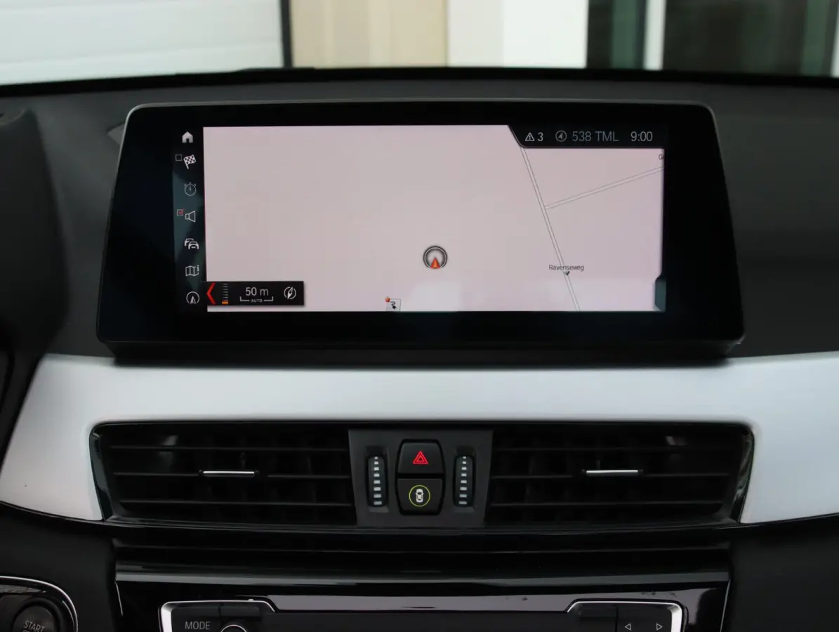 xDrive25e High Executive | SOH 91% | Trekhaak | Panoramadak