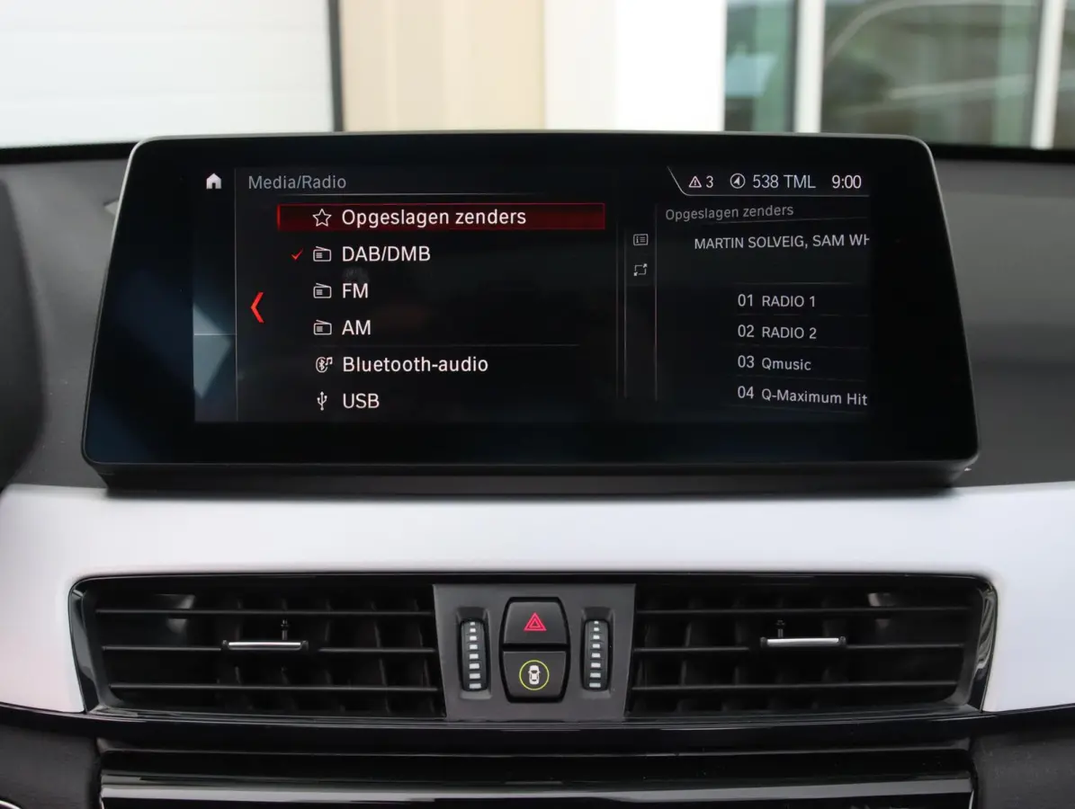 xDrive25e High Executive | SOH 91% | Trekhaak | Panoramadak
