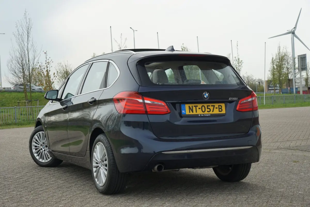 218i High Executive AUT | / | Schuif-/Kanteldak/Leder/Stoelverwarming/NAV/Cruise - Keurig!