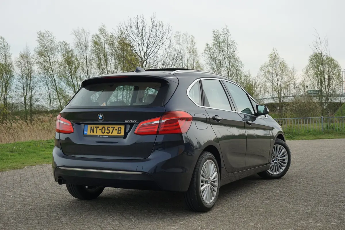 218i High Executive AUT | / | Schuif-/Kanteldak/Leder/Stoelverwarming/NAV/Cruise - Keurig!