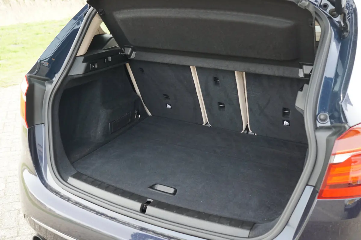 218i High Executive AUT | / | Schuif-/Kanteldak/Leder/Stoelverwarming/NAV/Cruise - Keurig!