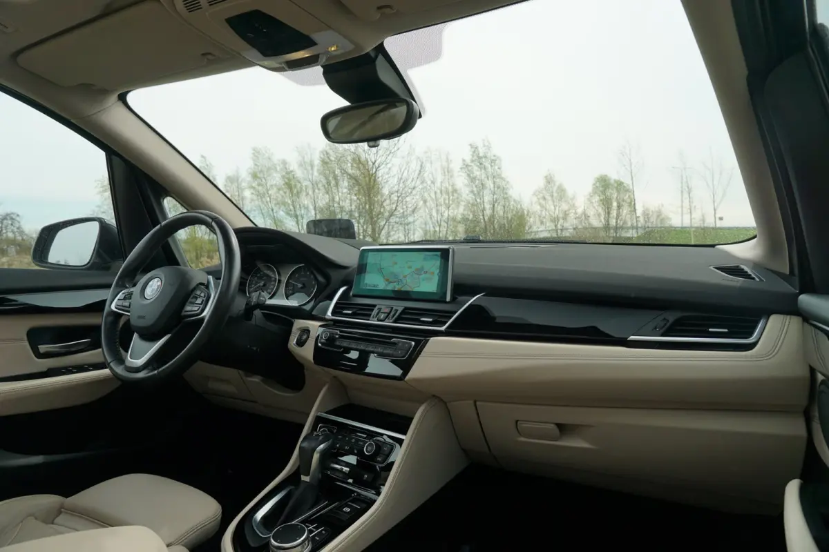 218i High Executive AUT | / | Schuif-/Kanteldak/Leder/Stoelverwarming/NAV/Cruise - Keurig!