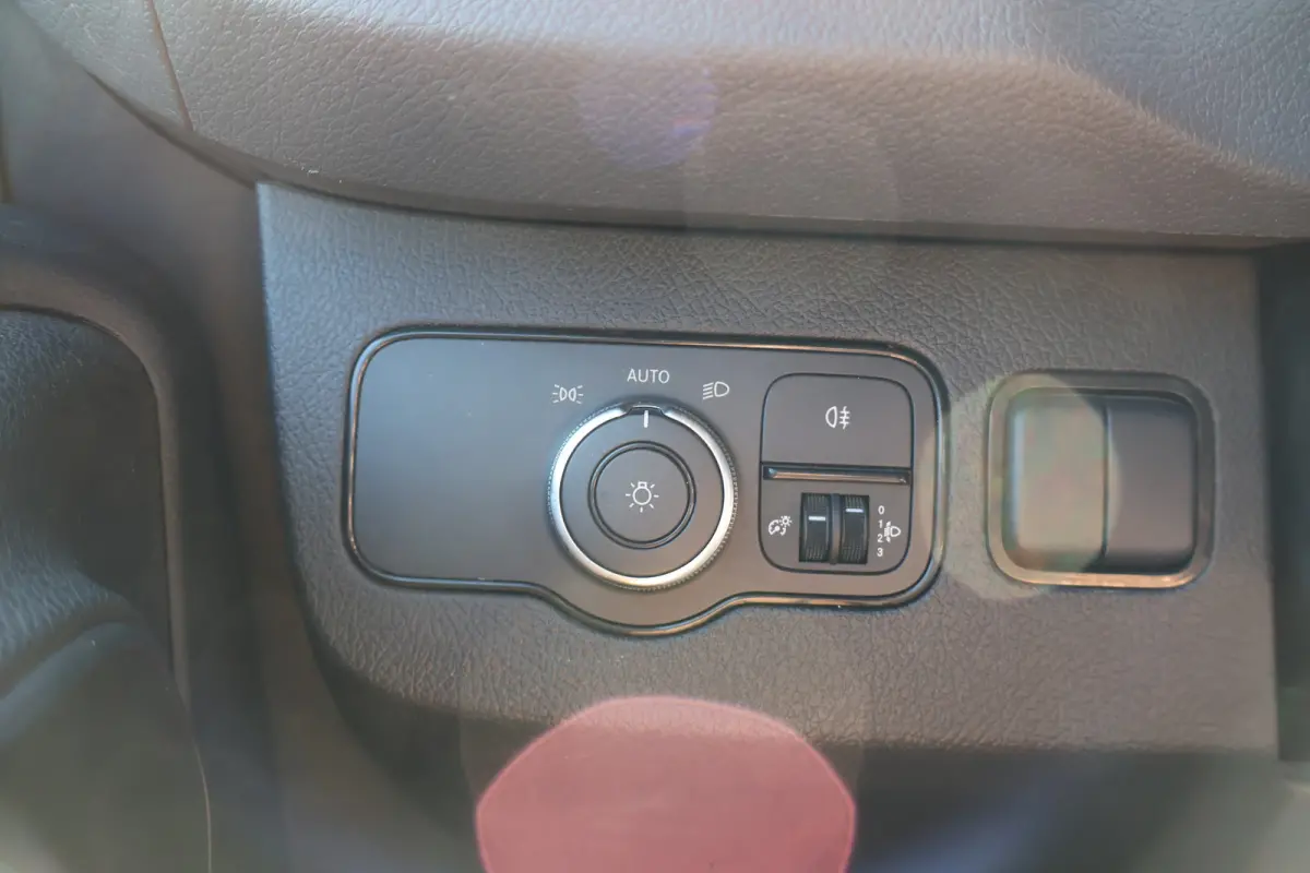 314 CDI Open Laadbak DC Automaat 3.5T Trekhaak