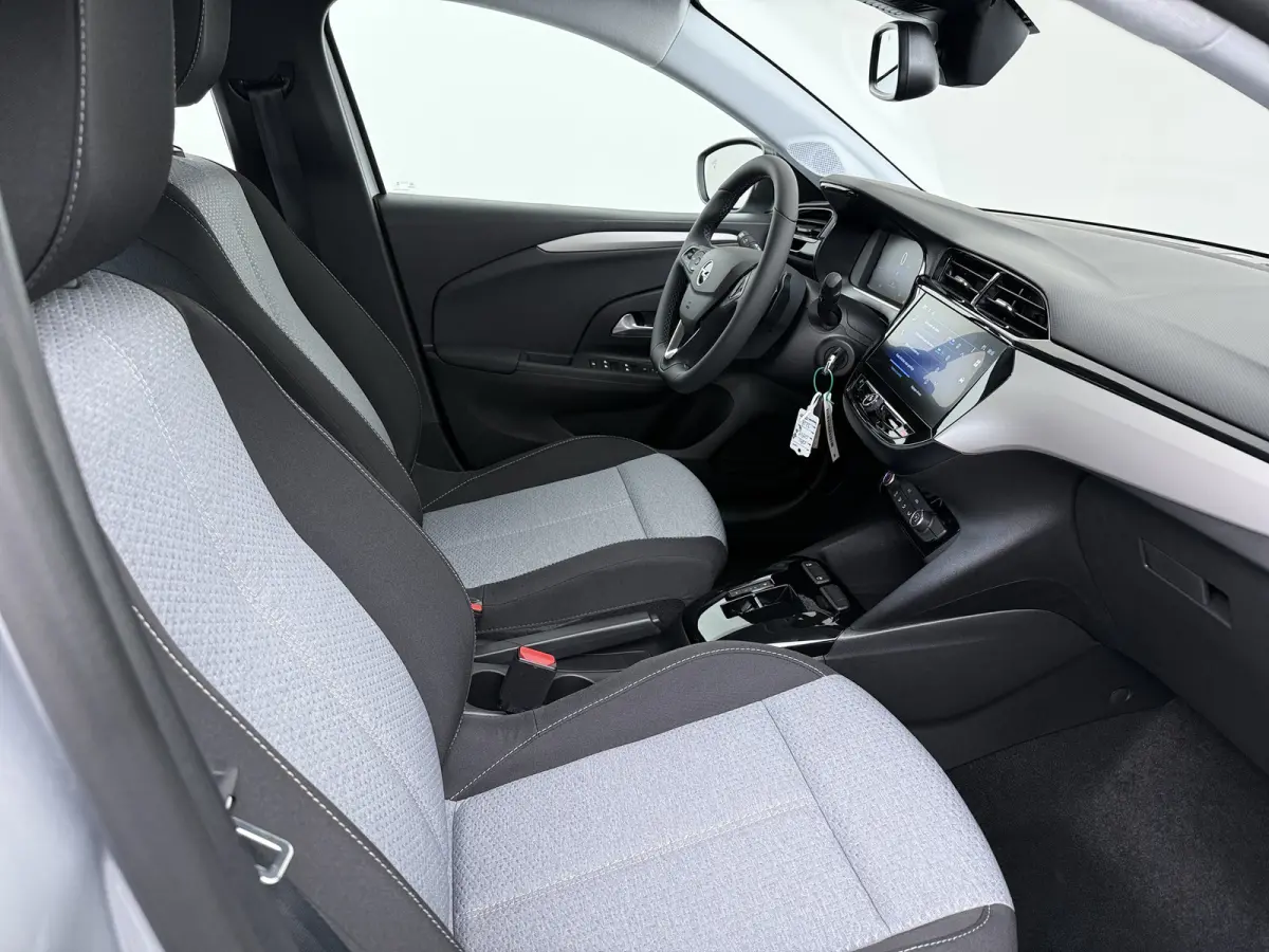 1.2 Turbo Hybrid Edition | VAN 30.664 VOOR 24.900,-! | ND | Dode hoek waarschuwing | Draadloze Apple Carplay en Android Auto | LED koplampen met LED dagrijverlichting | Voorraadvoordeel !