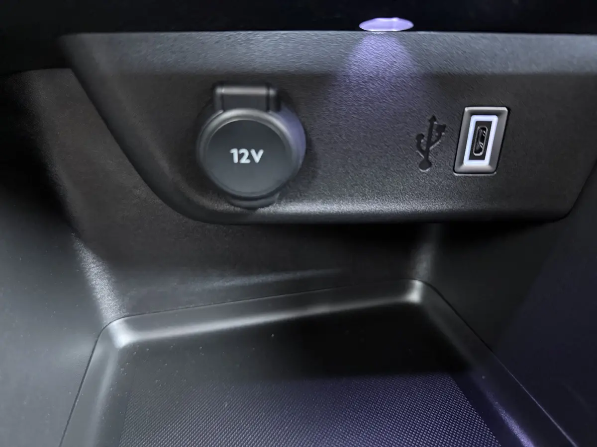 1.2 Turbo Hybrid Edition | VAN 30.664 VOOR 24.900,-! | ND | Dode hoek waarschuwing | Draadloze Apple Carplay en Android Auto | LED koplampen met LED dagrijverlichting | Voorraadvoordeel !