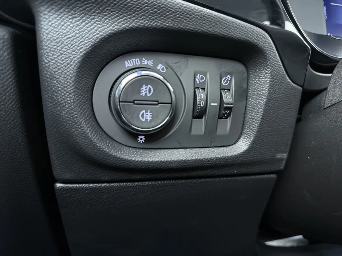 1.2 Turbo Hybrid Edition | VAN 30.664 VOOR 24.900,-! | ND | Dode hoek waarschuwing | Draadloze Apple Carplay en Android Auto | LED koplampen met LED dagrijverlichting | Voorraadvoordeel !