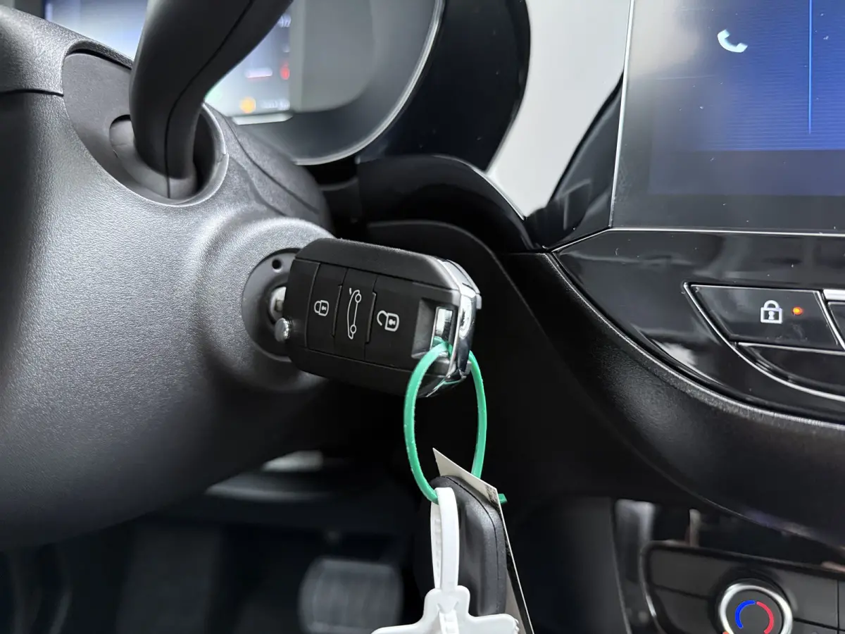 1.2 Turbo Hybrid Edition | VAN 30.664 VOOR 24.900,-! | ND | Dode hoek waarschuwing | Draadloze Apple Carplay en Android Auto | LED koplampen met LED dagrijverlichting | Voorraadvoordeel !