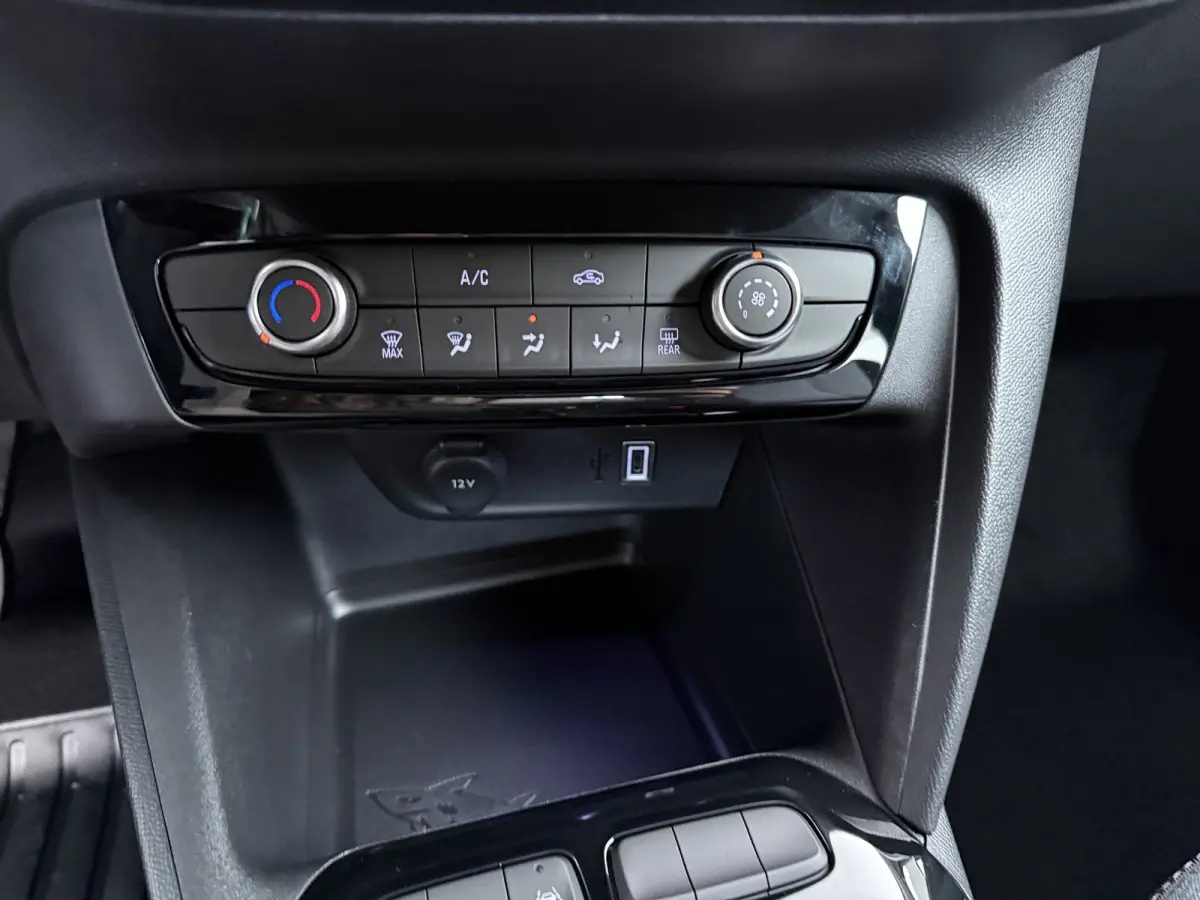 1.2 Turbo Hybrid Edition | VAN 30.664 VOOR 24.900,-! | ND | Dode hoek waarschuwing | Draadloze Apple Carplay en Android Auto | LED koplampen met LED dagrijverlichting | Voorraadvoordeel !