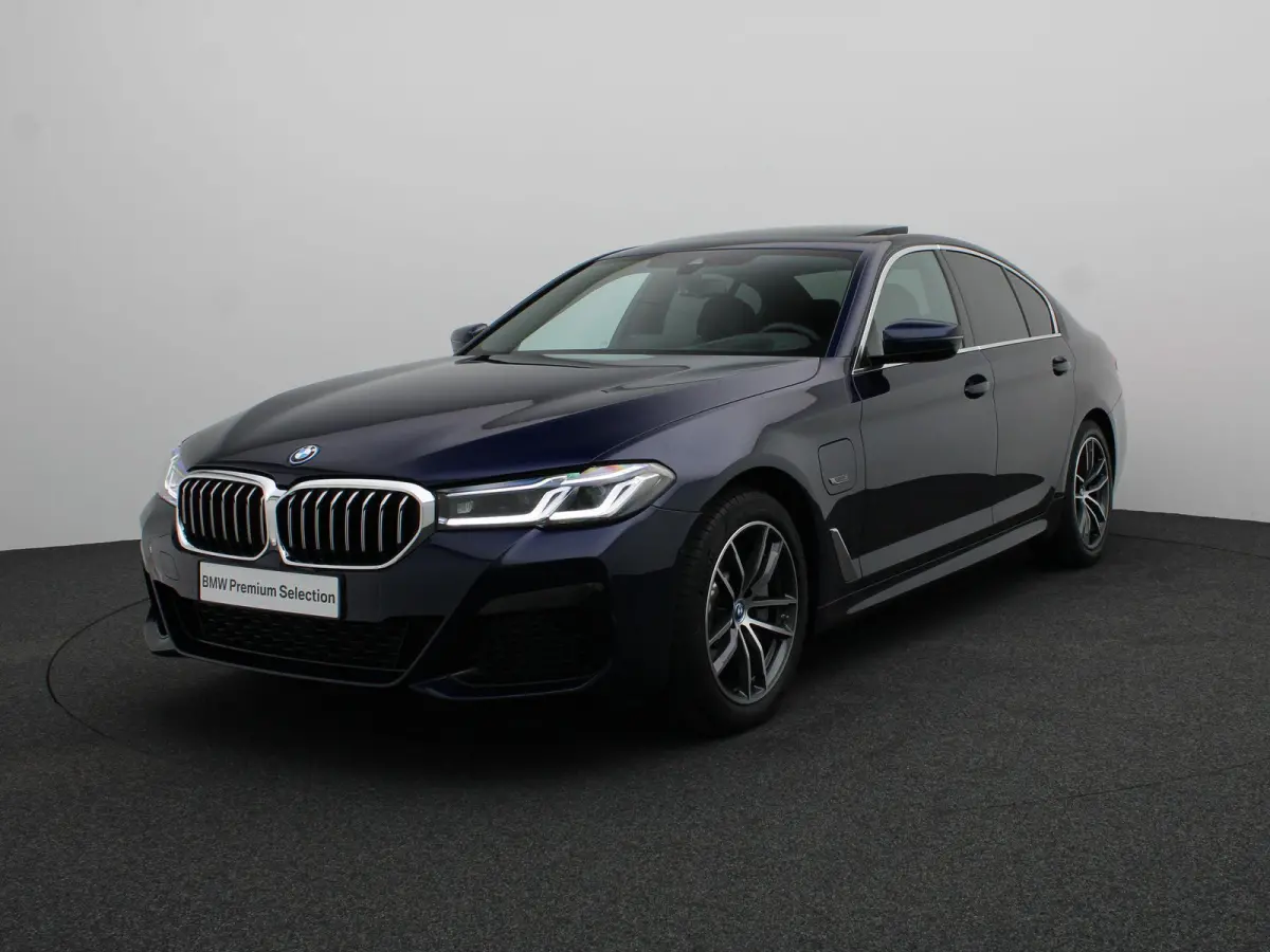 530e High Executive | M Sportpakket | SoH 89% | Parking Pack| Stuurwielrand Verwarmd | Schuifdak | Laserlight | Head-Up Display | Haraman Kardon | 18''