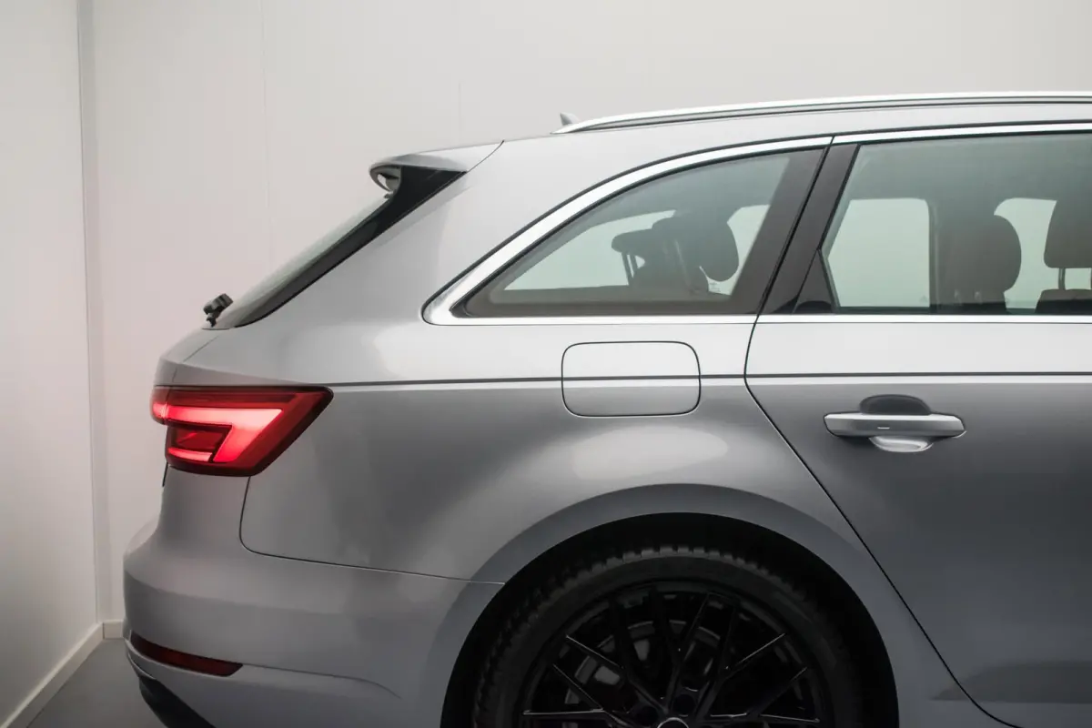 1.4 TFSI Sport Edition Aut NL-auto [ Full LED Dynamisch Knipperlicht 19 Inch Elektrische Klep S Line Look ]