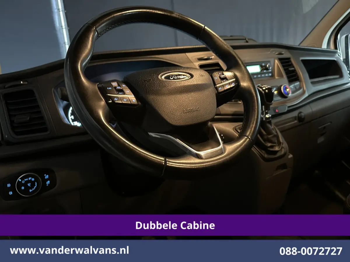 2.0 TDCI 131pk L2H1 Dubbele Cabine Euro6 Airco | 6-Zits | Cruisecontrol | 2550kg Trekhaak Verwarmde voorruit, Parkeersensoren