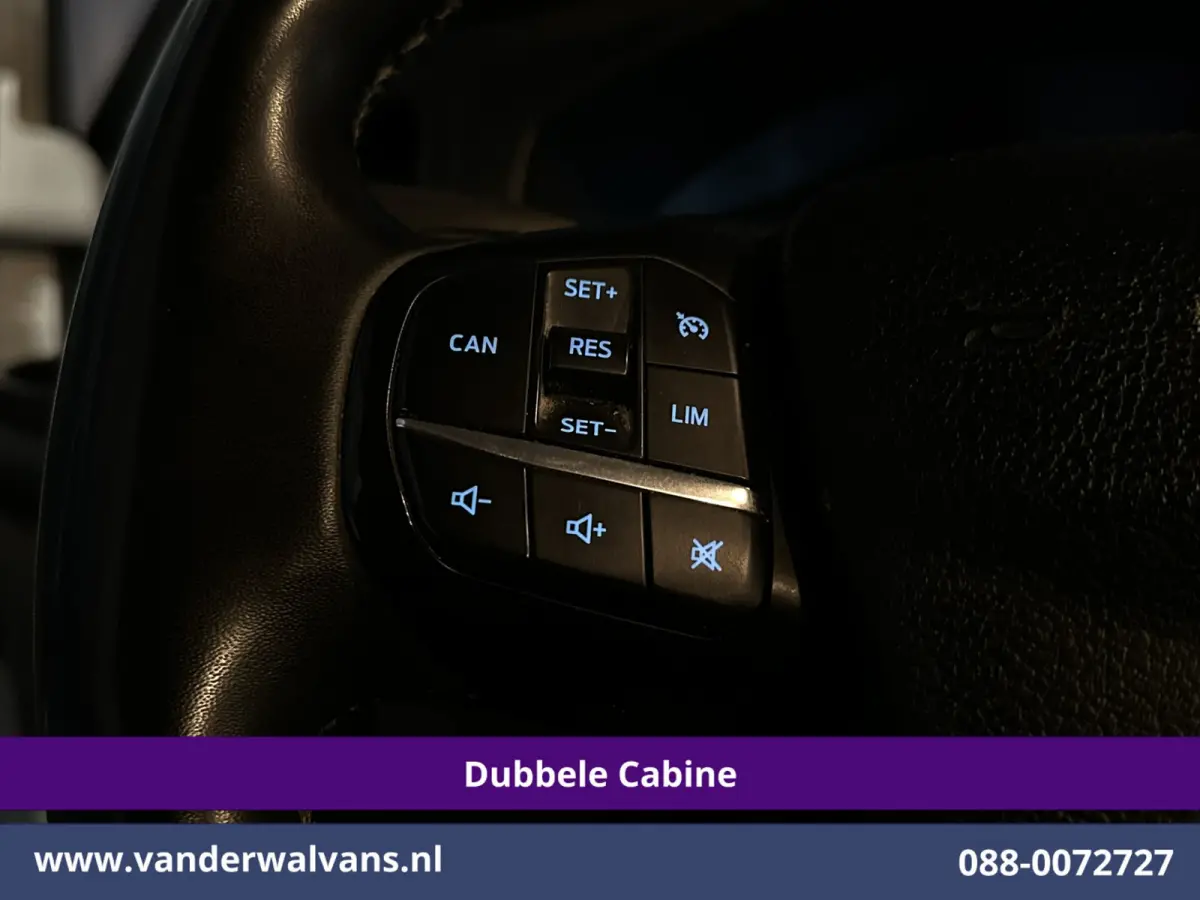 2.0 TDCI 131pk L2H1 Dubbele Cabine Euro6 Airco | 6-Zits | Cruisecontrol | 2550kg Trekhaak Verwarmde voorruit, Parkeersensoren