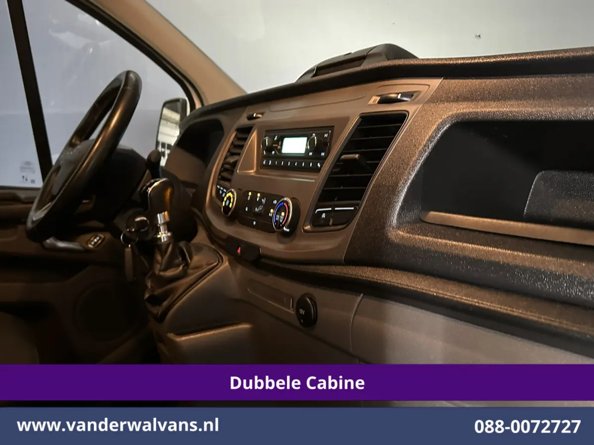 2.0 TDCI 131pk L2H1 Dubbele Cabine Euro6 Airco | 6-Zits | Cruisecontrol | 2550kg Trekhaak Verwarmde voorruit, Parkeersensoren