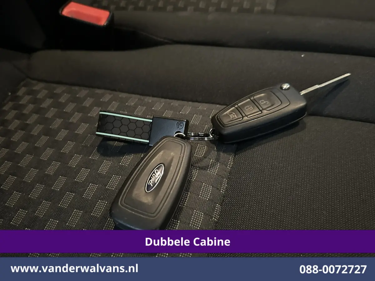 2.0 TDCI 131pk L2H1 Dubbele Cabine Euro6 Airco | 6-Zits | Cruisecontrol | 2550kg Trekhaak Verwarmde voorruit, Parkeersensoren