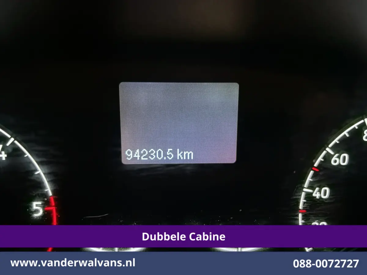 2.0 TDCI 131pk L2H1 Dubbele Cabine Euro6 Airco | 6-Zits | Cruisecontrol | 2550kg Trekhaak Verwarmde voorruit, Parkeersensoren