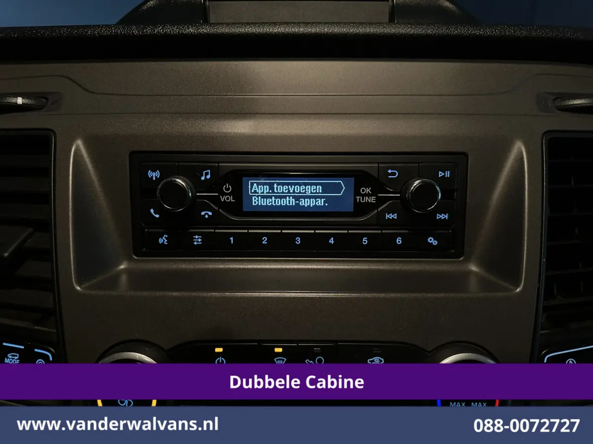 2.0 TDCI 131pk L2H1 Dubbele Cabine Euro6 Airco | 6-Zits | Cruisecontrol | 2550kg Trekhaak Verwarmde voorruit, Parkeersensoren